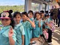 TK DAN PAUD PARAMOUNT SCHOOL MENDADAKAN EDU TRIP KE LRT PALEMBANG